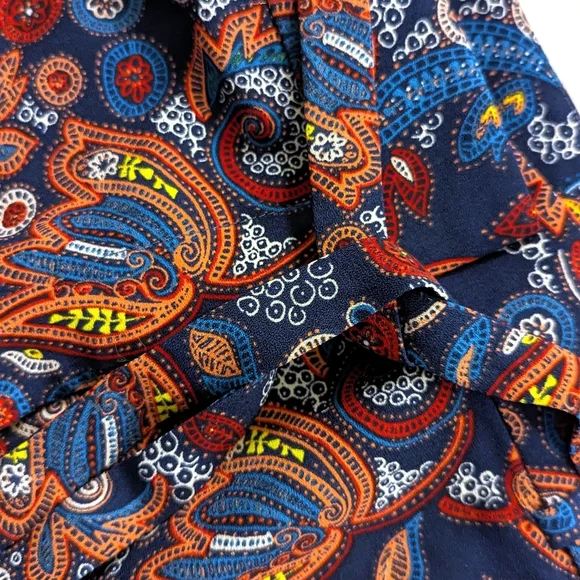 Ann Taylor LOFT Boho Paisley Patterned Belted Bow Tie Shorts - Picture 5 of 8